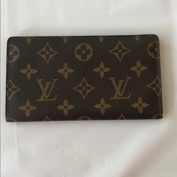 Louis Vuitton check book